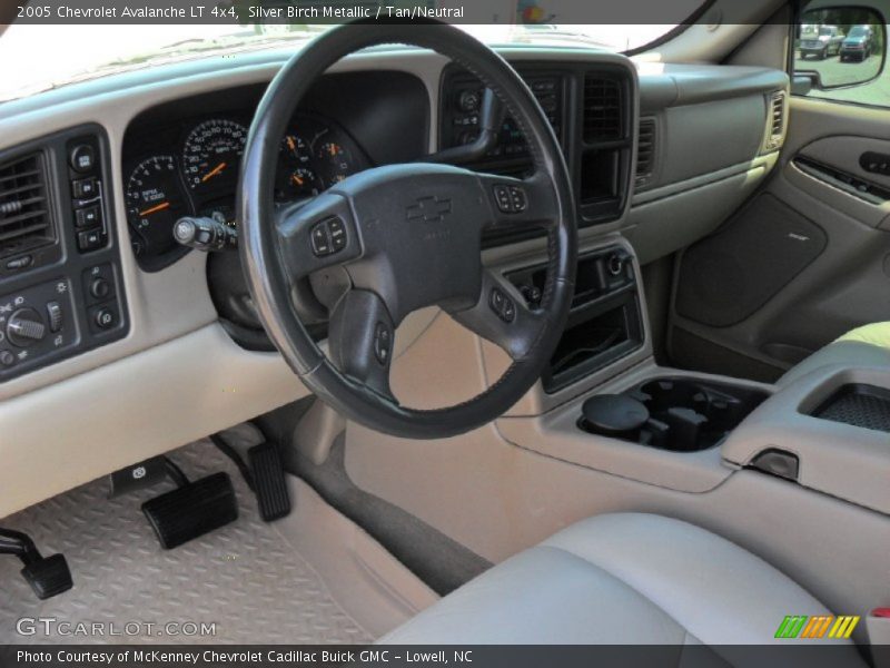 Silver Birch Metallic / Tan/Neutral 2005 Chevrolet Avalanche LT 4x4
