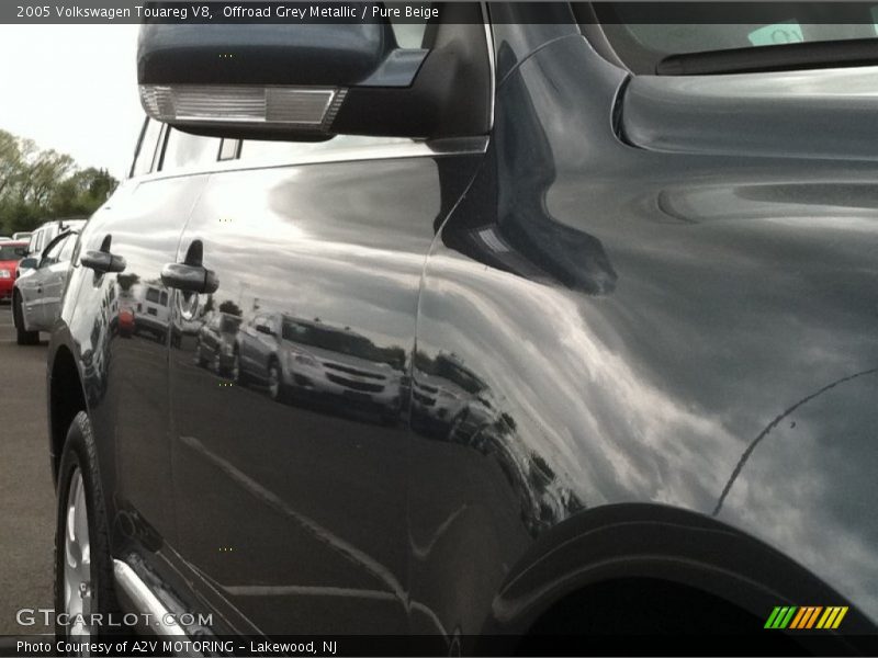Offroad Grey Metallic / Pure Beige 2005 Volkswagen Touareg V8