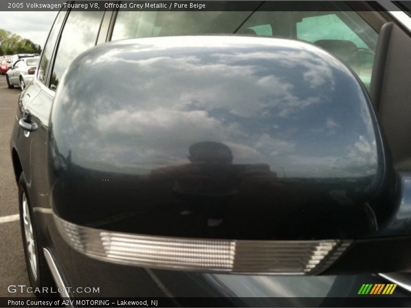 Offroad Grey Metallic / Pure Beige 2005 Volkswagen Touareg V8