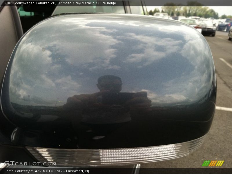 Offroad Grey Metallic / Pure Beige 2005 Volkswagen Touareg V8