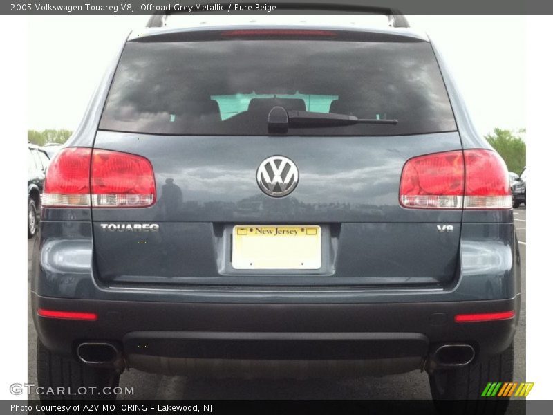Offroad Grey Metallic / Pure Beige 2005 Volkswagen Touareg V8