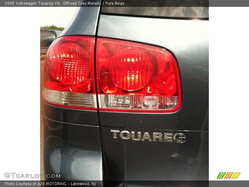 Offroad Grey Metallic / Pure Beige 2005 Volkswagen Touareg V8