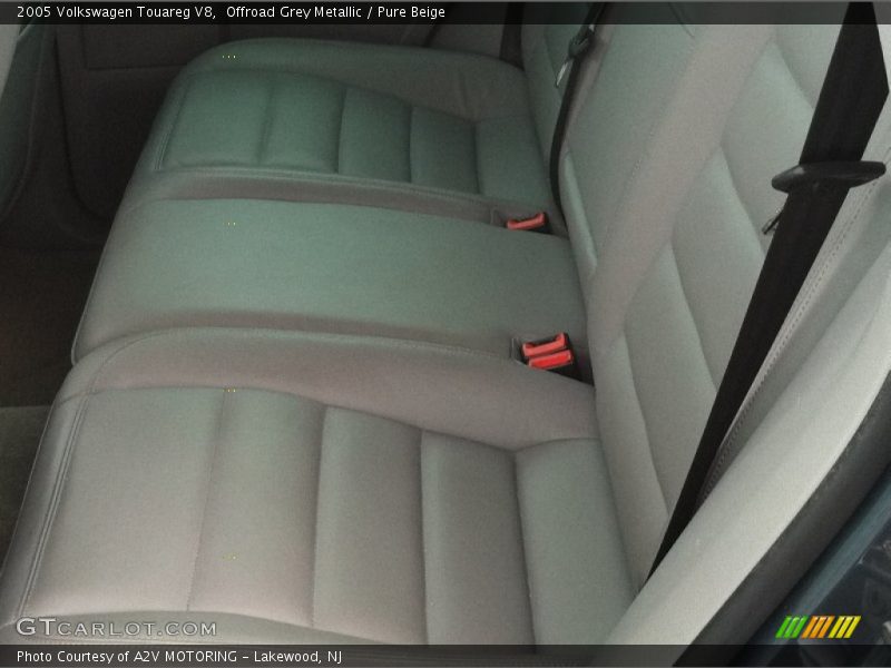 Offroad Grey Metallic / Pure Beige 2005 Volkswagen Touareg V8