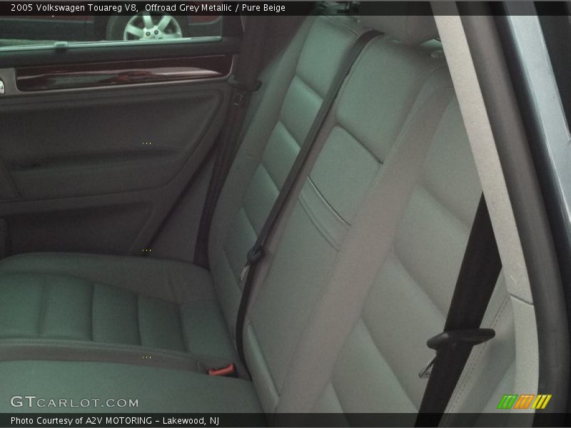 Offroad Grey Metallic / Pure Beige 2005 Volkswagen Touareg V8