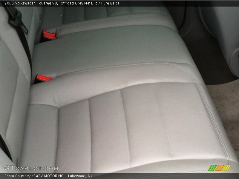 Offroad Grey Metallic / Pure Beige 2005 Volkswagen Touareg V8