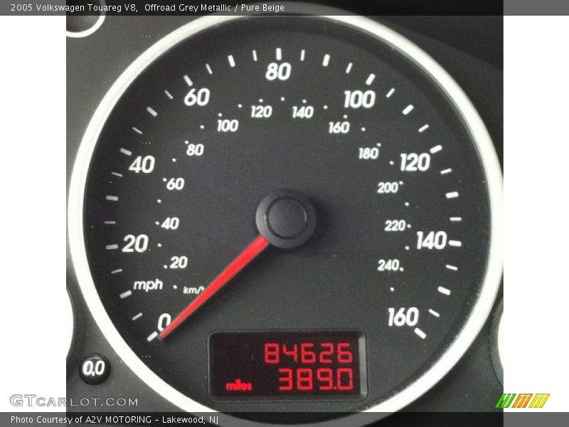 Offroad Grey Metallic / Pure Beige 2005 Volkswagen Touareg V8