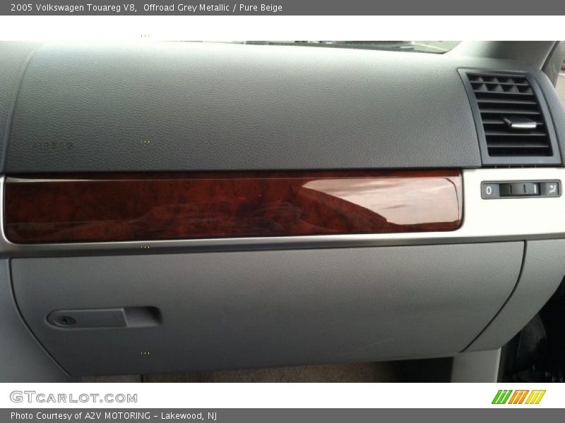 Offroad Grey Metallic / Pure Beige 2005 Volkswagen Touareg V8