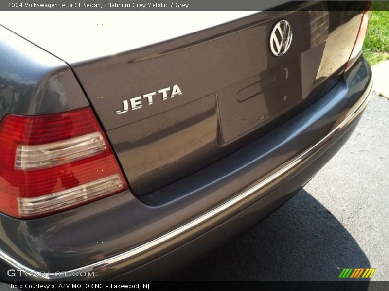 Platinum Grey Metallic / Grey 2004 Volkswagen Jetta GL Sedan