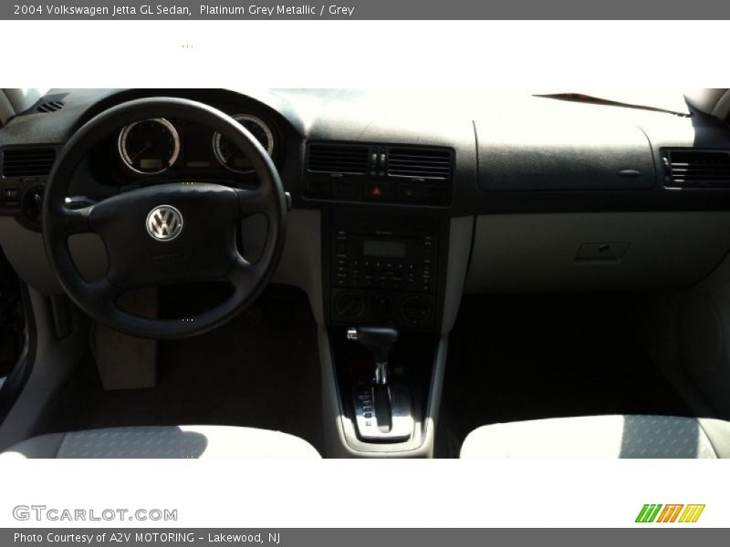 Platinum Grey Metallic / Grey 2004 Volkswagen Jetta GL Sedan