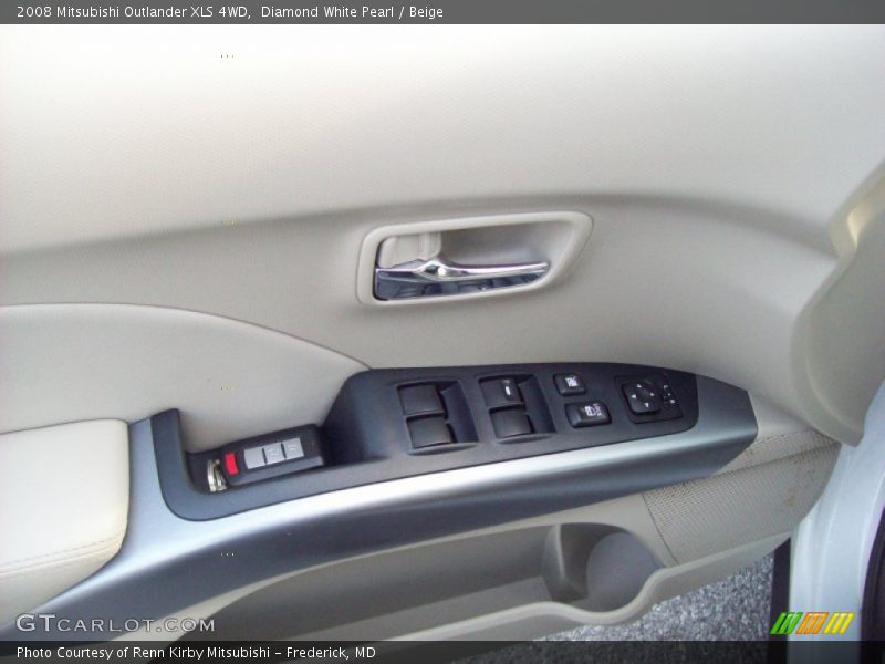 Diamond White Pearl / Beige 2008 Mitsubishi Outlander XLS 4WD