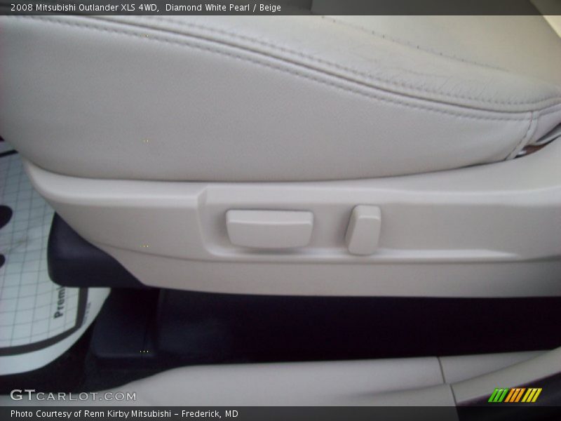 Diamond White Pearl / Beige 2008 Mitsubishi Outlander XLS 4WD