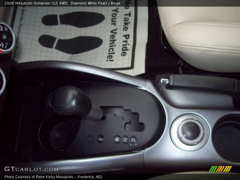 Diamond White Pearl / Beige 2008 Mitsubishi Outlander XLS 4WD