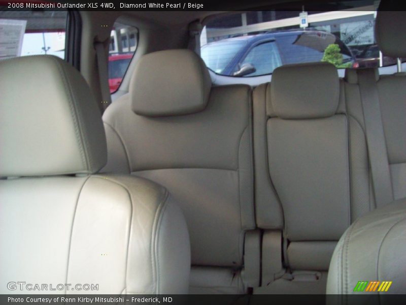 Diamond White Pearl / Beige 2008 Mitsubishi Outlander XLS 4WD