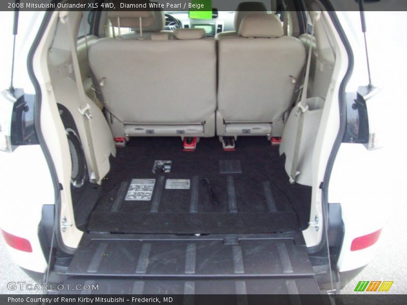 Diamond White Pearl / Beige 2008 Mitsubishi Outlander XLS 4WD