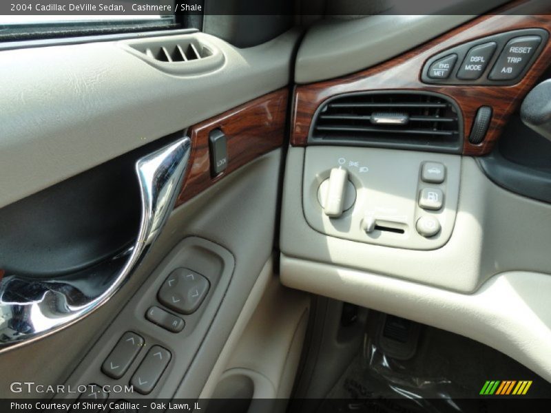 Cashmere / Shale 2004 Cadillac DeVille Sedan