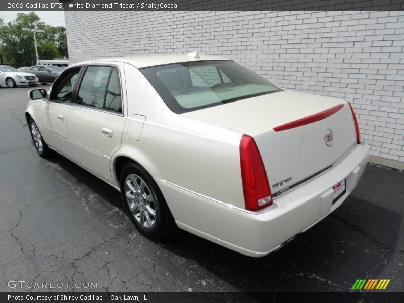 White Diamond Tricoat / Shale/Cocoa 2009 Cadillac DTS