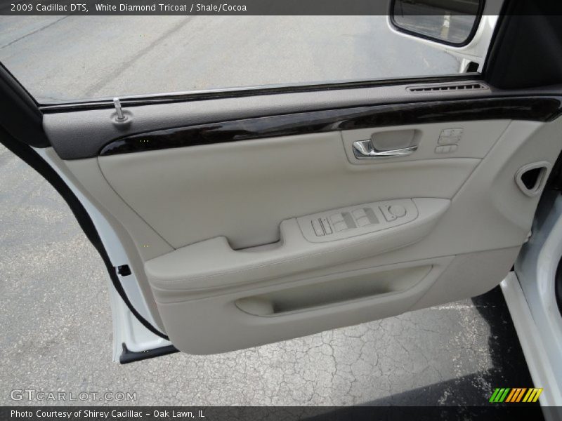 White Diamond Tricoat / Shale/Cocoa 2009 Cadillac DTS