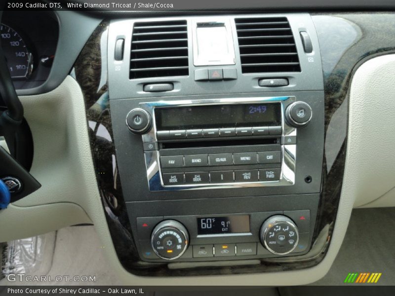 White Diamond Tricoat / Shale/Cocoa 2009 Cadillac DTS