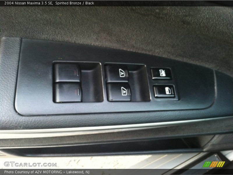 Spirited Bronze / Black 2004 Nissan Maxima 3.5 SE