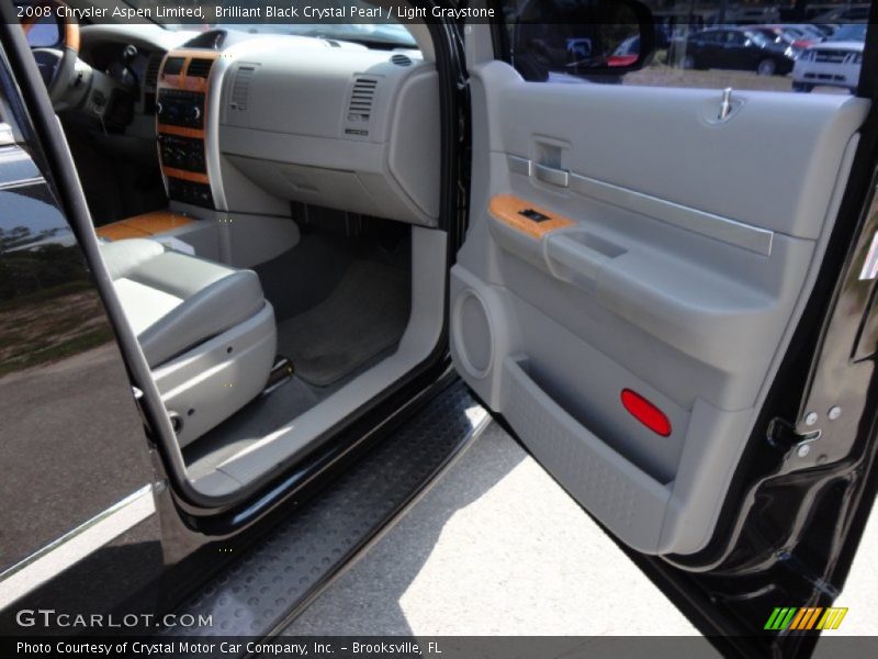 Brilliant Black Crystal Pearl / Light Graystone 2008 Chrysler Aspen Limited