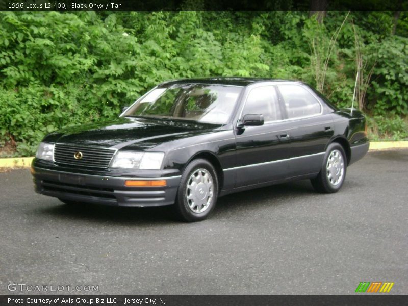 Front 3/4 View of 1996 LS 400