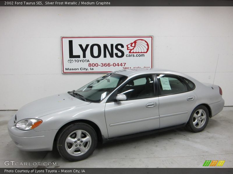 Silver Frost Metallic / Medium Graphite 2002 Ford Taurus SES