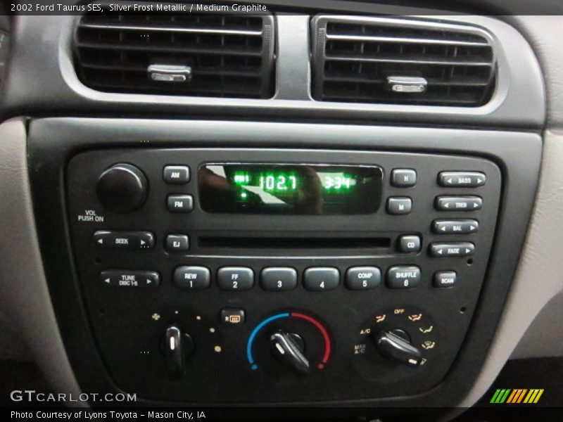 Silver Frost Metallic / Medium Graphite 2002 Ford Taurus SES