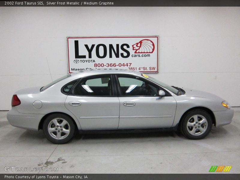 Silver Frost Metallic / Medium Graphite 2002 Ford Taurus SES