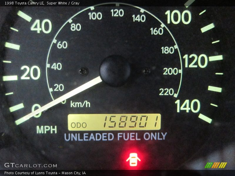 Super White / Gray 1998 Toyota Camry LE