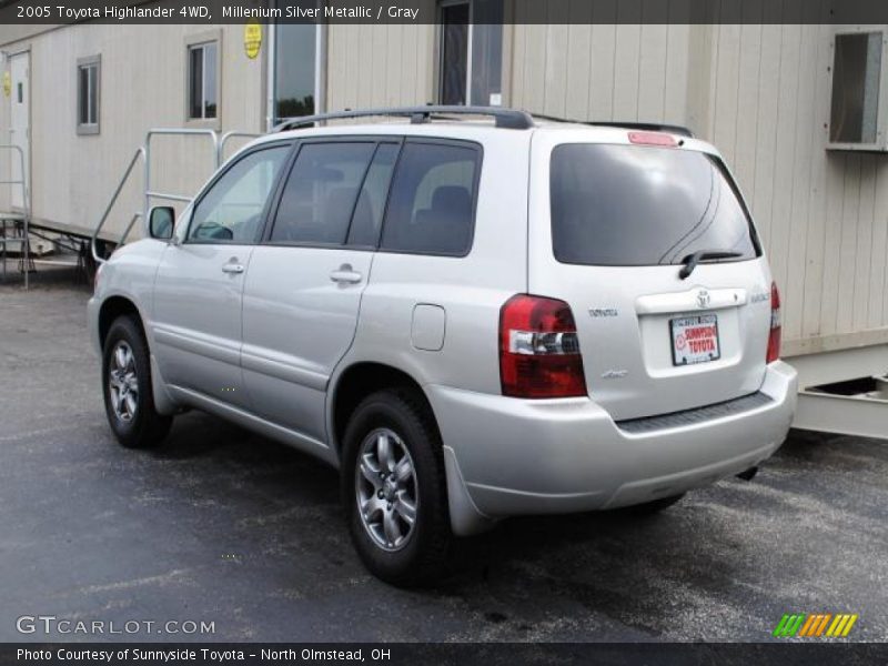 Millenium Silver Metallic / Gray 2005 Toyota Highlander 4WD