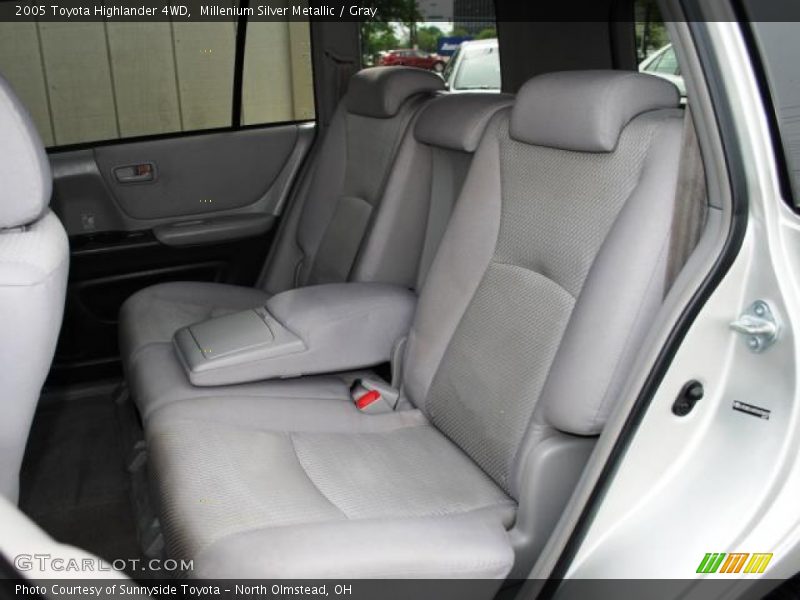 2005 Highlander 4WD Gray Interior
