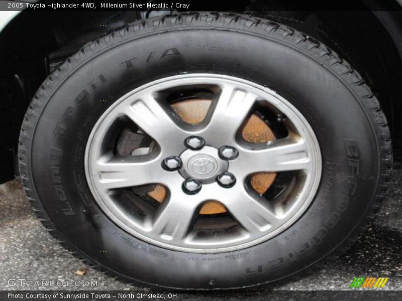 Millenium Silver Metallic / Gray 2005 Toyota Highlander 4WD
