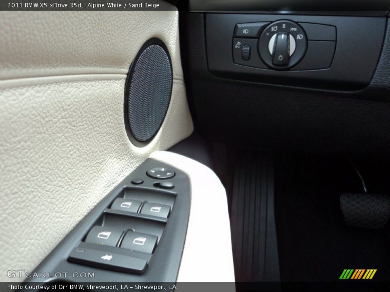 Alpine White / Sand Beige 2011 BMW X5 xDrive 35d