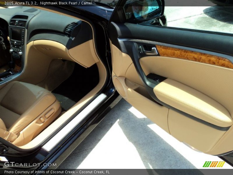 Nighthawk Black Pearl / Camel 2005 Acura TL 3.2