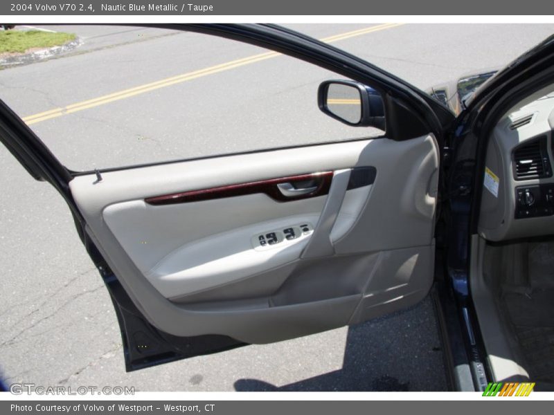 Nautic Blue Metallic / Taupe 2004 Volvo V70 2.4