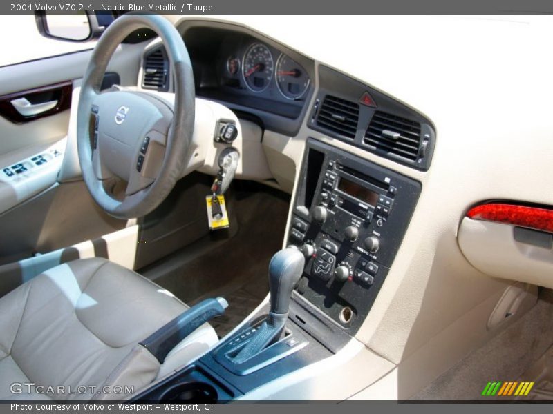 Nautic Blue Metallic / Taupe 2004 Volvo V70 2.4