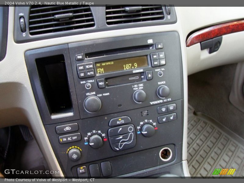 Nautic Blue Metallic / Taupe 2004 Volvo V70 2.4