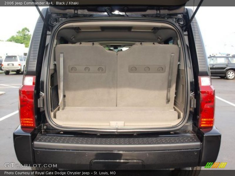 Black / Khaki 2006 Jeep Commander 4x4