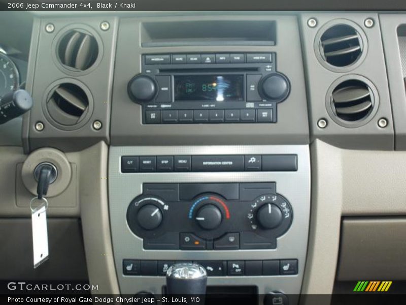 Black / Khaki 2006 Jeep Commander 4x4