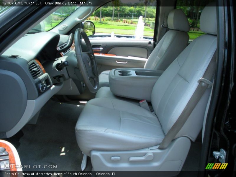 Onyx Black / Light Titanium 2007 GMC Yukon SLT