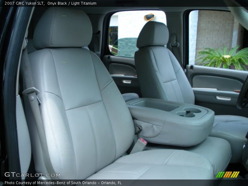 Onyx Black / Light Titanium 2007 GMC Yukon SLT