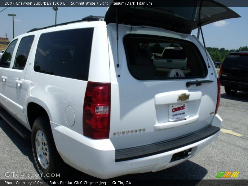 Summit White / Light Titanium/Dark Titanium 2007 Chevrolet Suburban 1500 LT