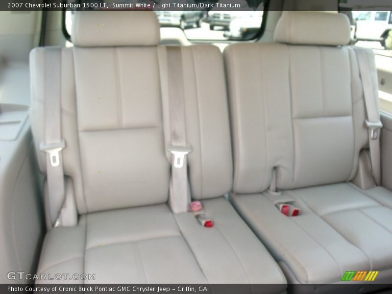 Summit White / Light Titanium/Dark Titanium 2007 Chevrolet Suburban 1500 LT