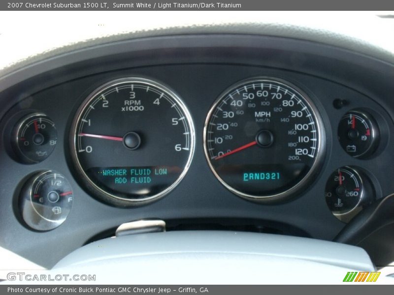 Summit White / Light Titanium/Dark Titanium 2007 Chevrolet Suburban 1500 LT