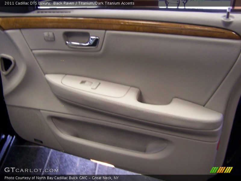 Black Raven / Titanium/Dark Titanium Accents 2011 Cadillac DTS Luxury