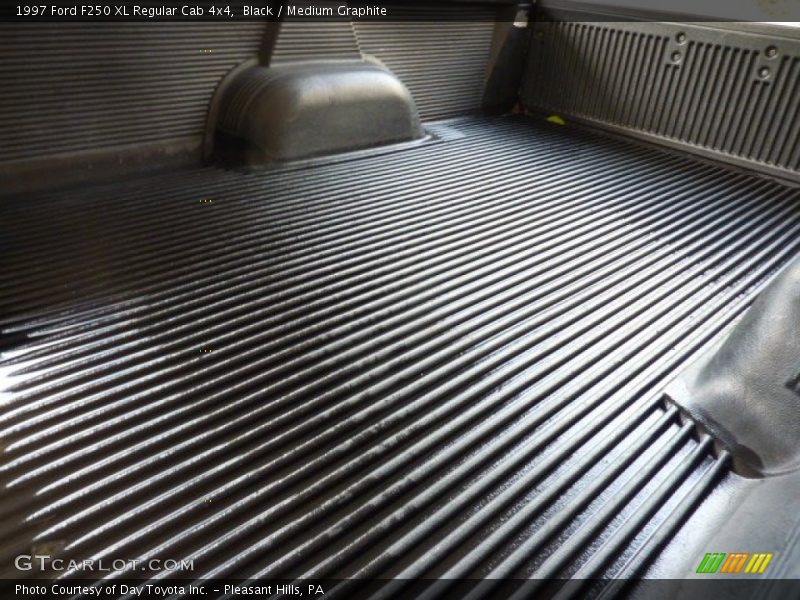 Black / Medium Graphite 1997 Ford F250 XL Regular Cab 4x4