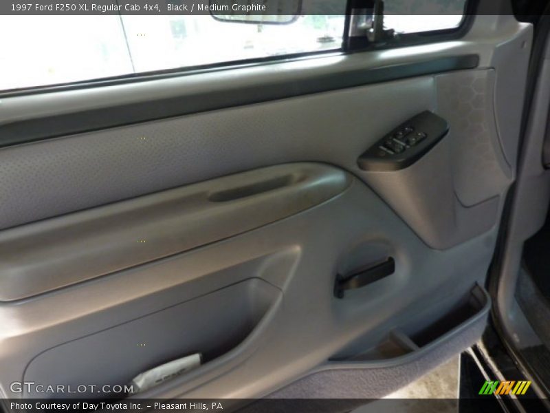 Black / Medium Graphite 1997 Ford F250 XL Regular Cab 4x4