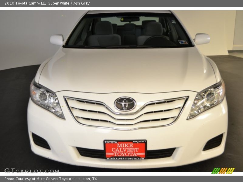 Super White / Ash Gray 2010 Toyota Camry LE