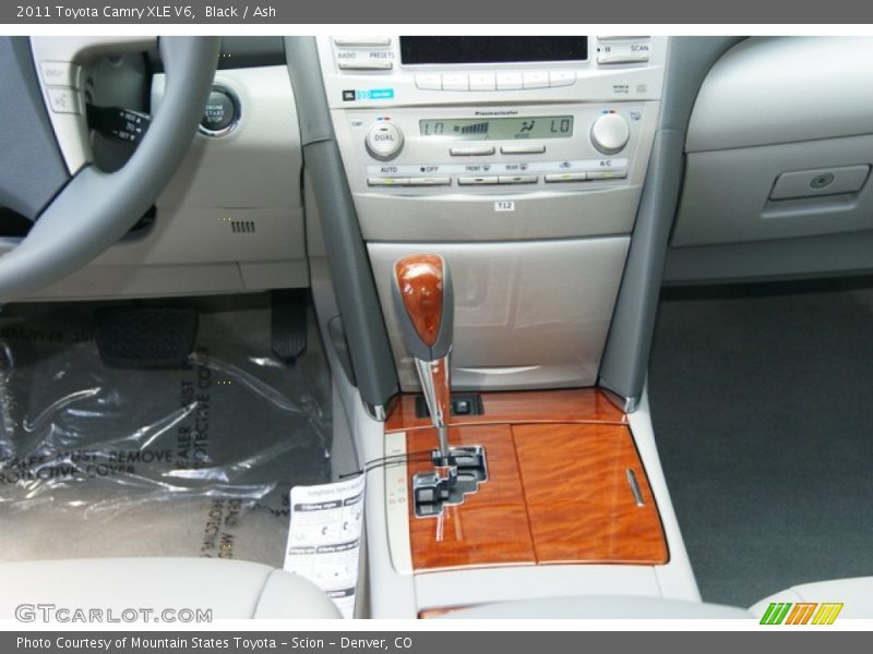Black / Ash 2011 Toyota Camry XLE V6