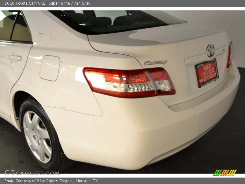 Super White / Ash Gray 2010 Toyota Camry LE